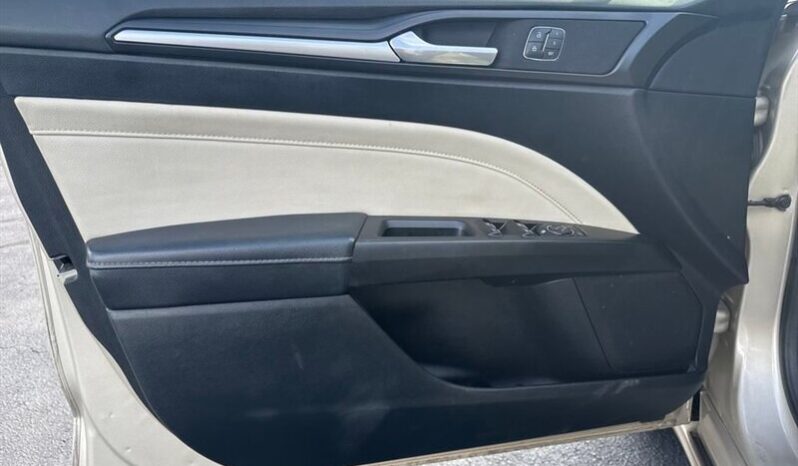 
								2017 Ford Fusion Titanium full									