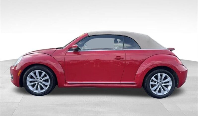 
								2013 Volkswagen Beetle Convertible 2.0 TDI full									