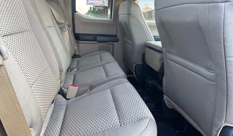 
								2015 Ford F-150 XLT full									