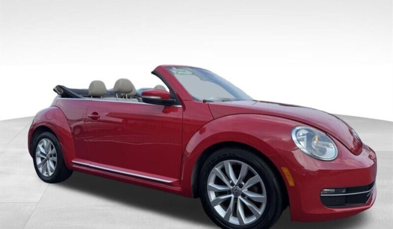 
								2013 Volkswagen Beetle Convertible 2.0 TDI full									