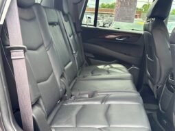 
										2016 Cadillac Escalade Luxury full									
