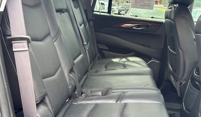 
								2016 Cadillac Escalade Luxury full									