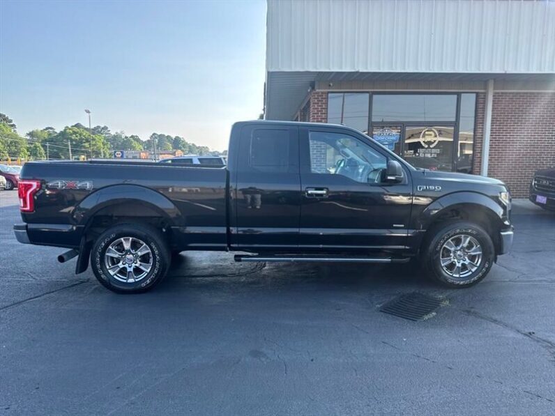 
								2015 Ford F-150 XLT full									