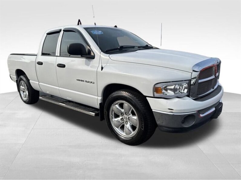 
								2005 Dodge Ram 1500 SLT full									