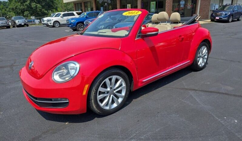 
								2013 Volkswagen Beetle Convertible 2.0 TDI full									