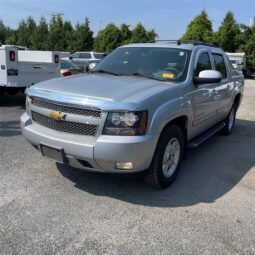 
										2013 Chevrolet Avalanche LT full									