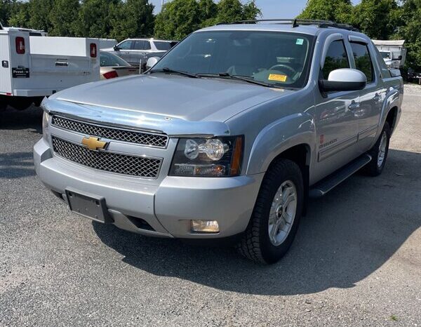 
								2013 Chevrolet Avalanche LT full									