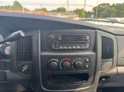 
										2005 Dodge Ram 1500 SLT full									