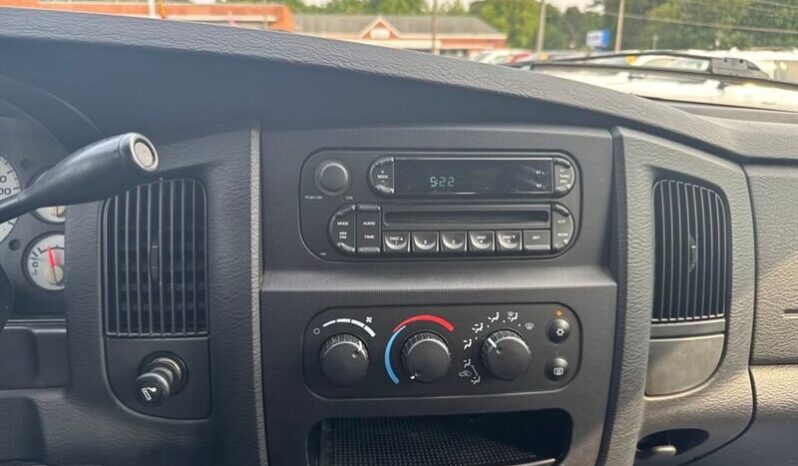 
								2005 Dodge Ram 1500 SLT full									