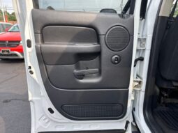 
										2005 Dodge Ram 1500 SLT full									