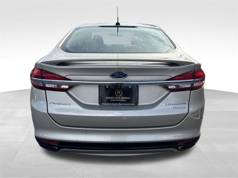 
								2017 Ford Fusion Titanium full									