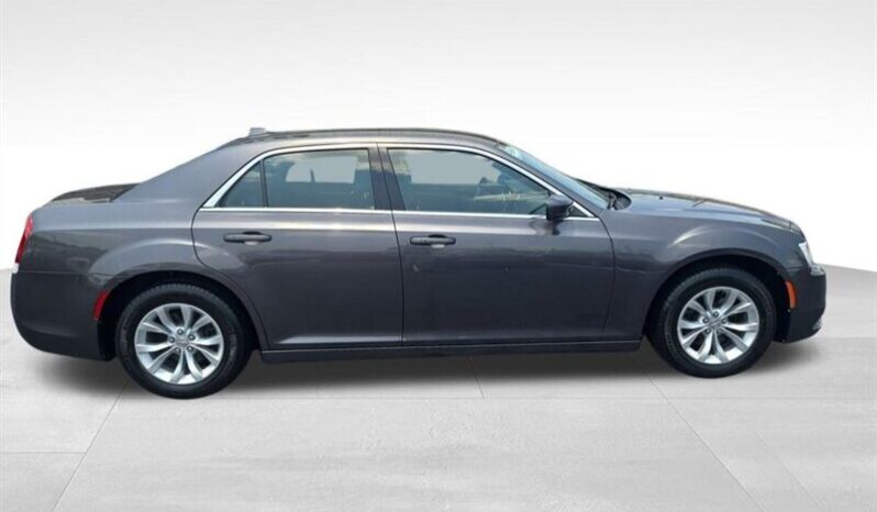 
								2015 Chrysler 300 Limited full									
