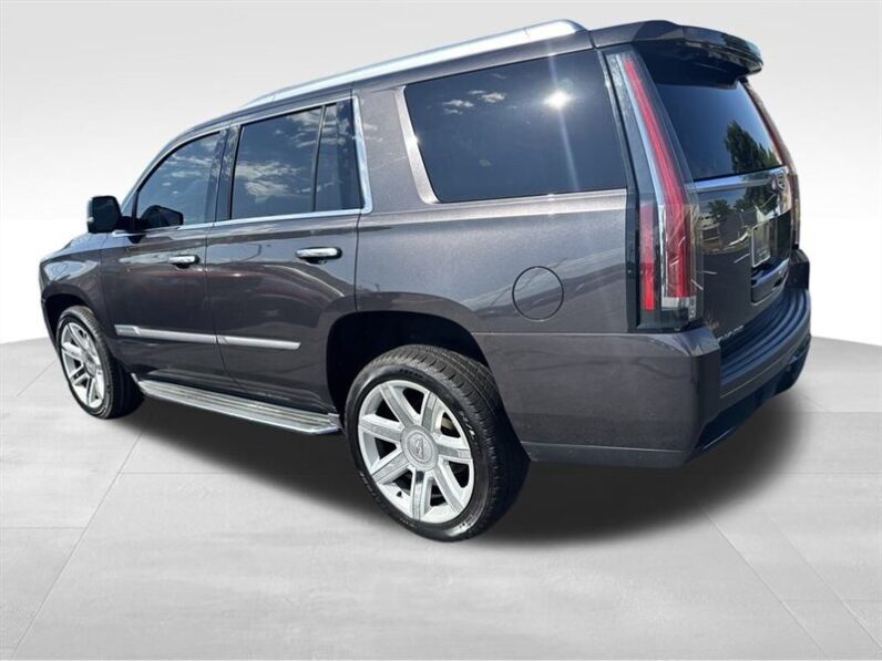 
								2016 Cadillac Escalade Luxury full									