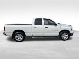 
										2005 Dodge Ram 1500 SLT full									