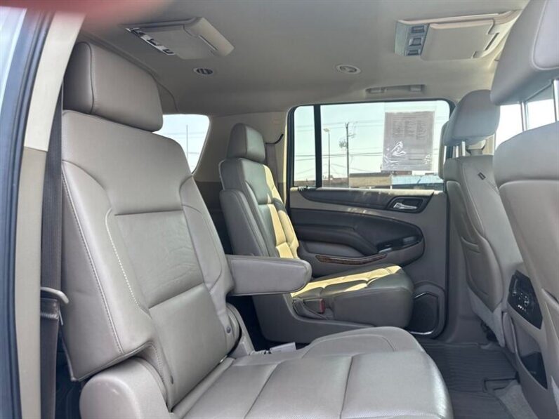 
								2016 Chevrolet Suburban LTZ full									