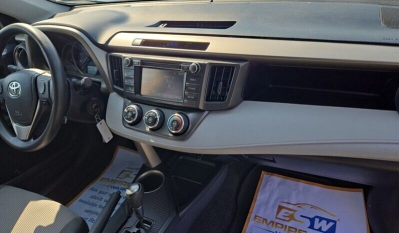 
								2014 Toyota RAV4 LE full									