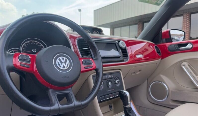 
								2013 Volkswagen Beetle Convertible 2.0 TDI full									