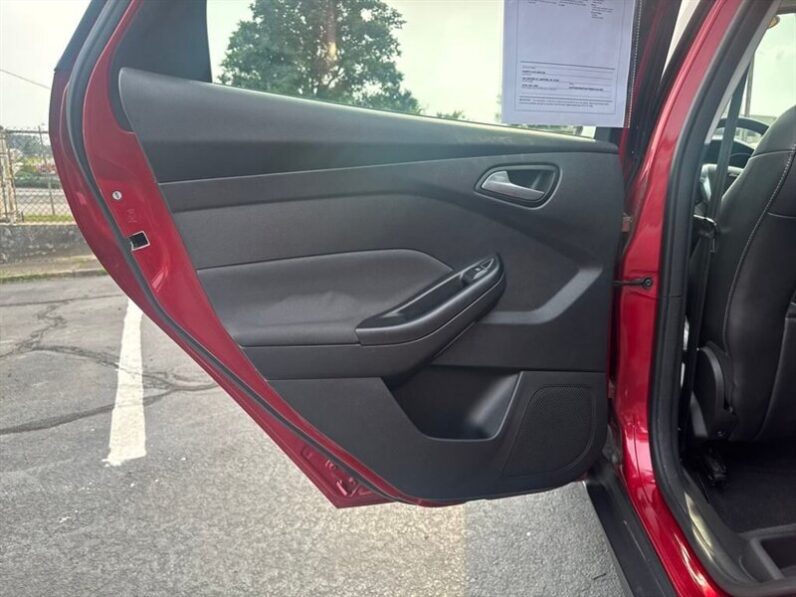 
								2012 Ford Focus SEL full									