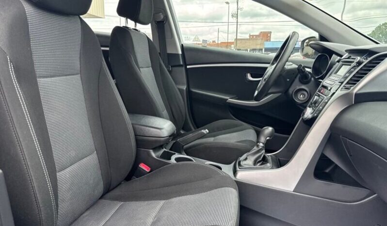 
								2014 Hyundai ELANTRA GT Base full									