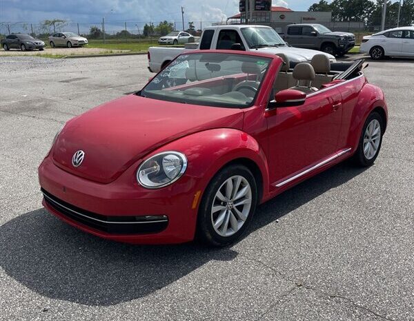 
								2013 Volkswagen Beetle Convertible 2.0 TDI full									