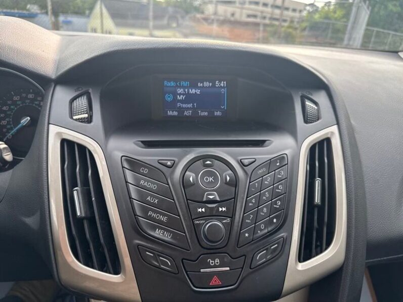 
								2012 Ford Focus SEL full									