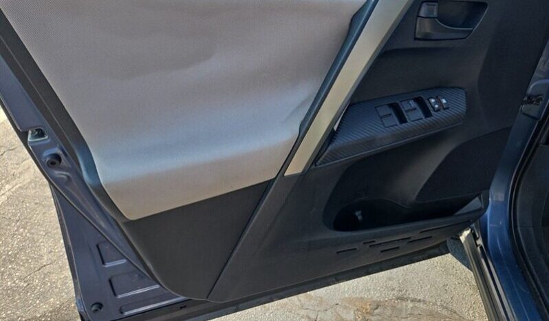 
								2014 Toyota RAV4 LE full									