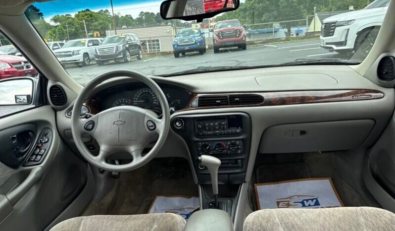 
								2000 Chevrolet Malibu LS full									