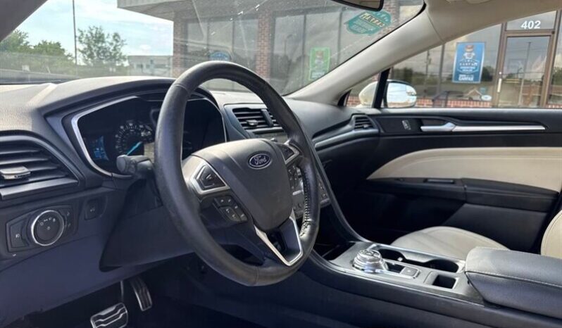 
								2017 Ford Fusion Titanium full									