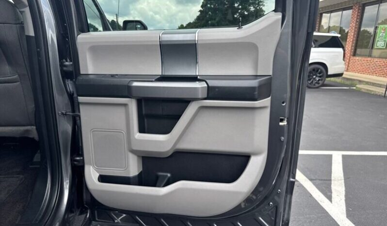 
								2016 Ford F-150 XLT full									