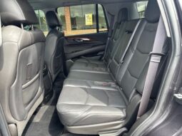 
										2016 Cadillac Escalade Luxury full									
