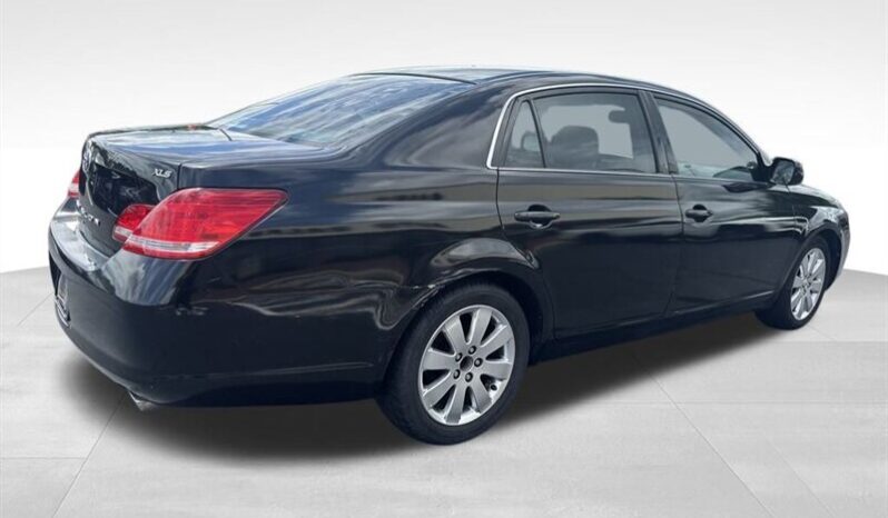 
								2006 Toyota Avalon XLS full									