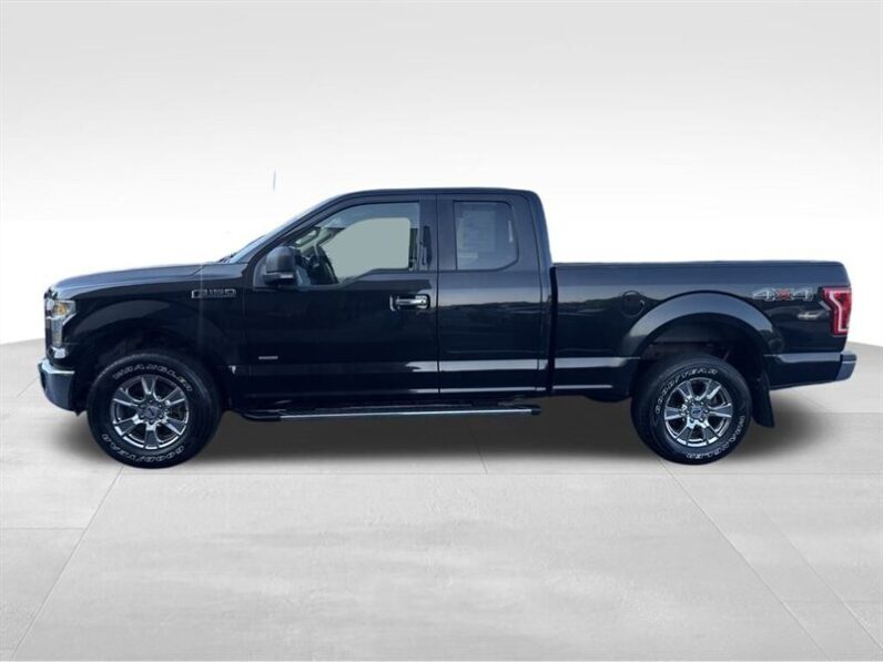 
								2015 Ford F-150 XLT full									