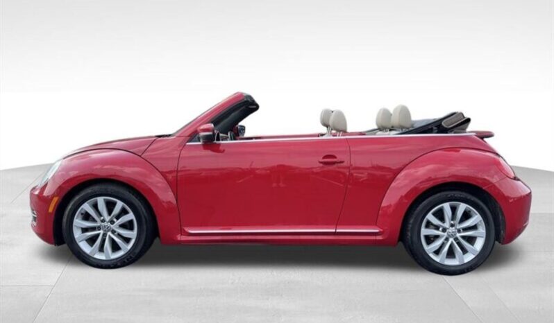 
								2013 Volkswagen Beetle Convertible 2.0 TDI full									