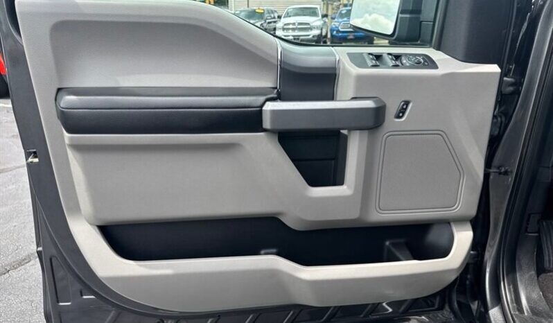 
								2016 Ford F-150 XLT full									
