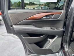 
										2016 Cadillac Escalade Luxury full									