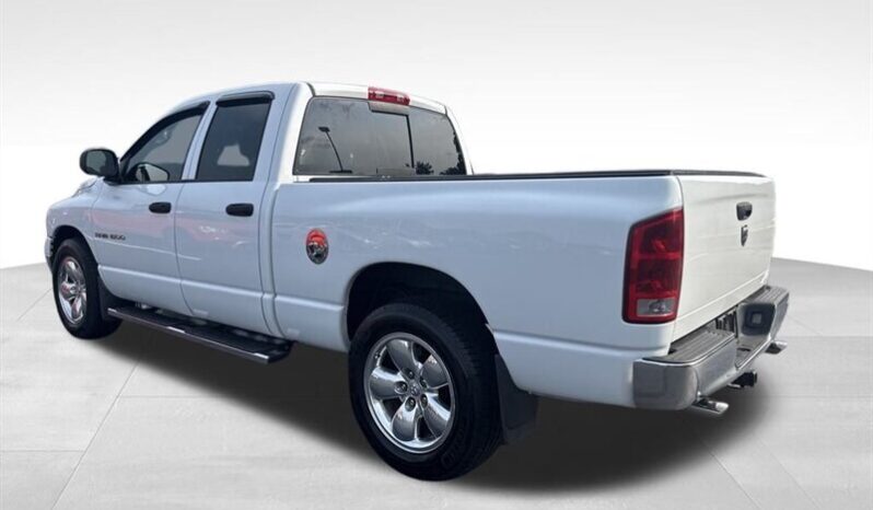 
								2005 Dodge Ram 1500 SLT full									