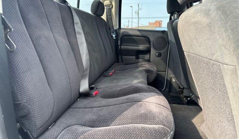 
								2005 Dodge Ram 1500 SLT full									