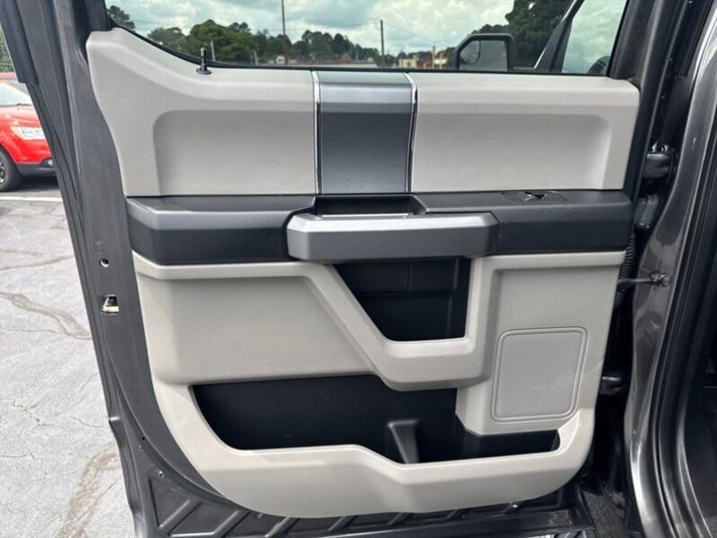 
								2016 Ford F-150 XLT full									