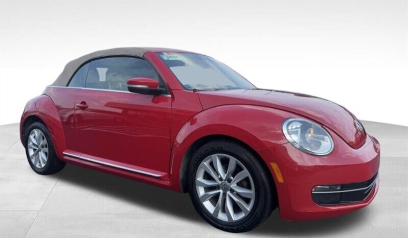 
								2013 Volkswagen Beetle Convertible 2.0 TDI full									