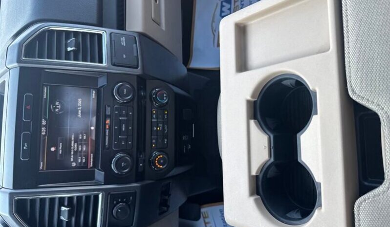 
								2015 Ford F-150 XLT full									