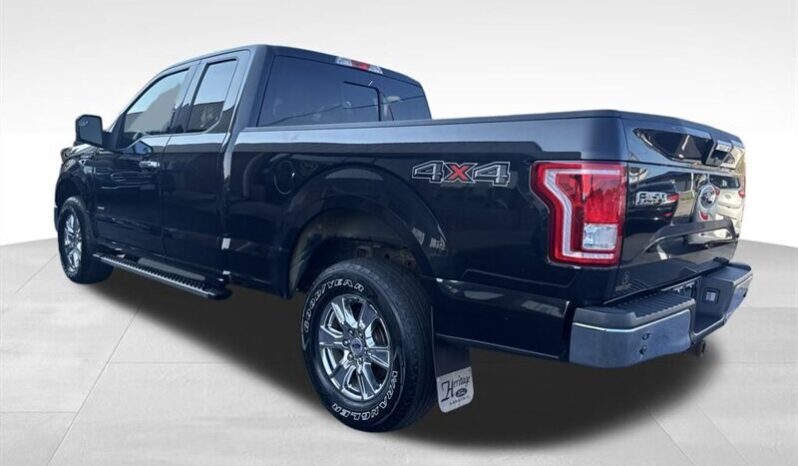 
								2015 Ford F-150 XLT full									