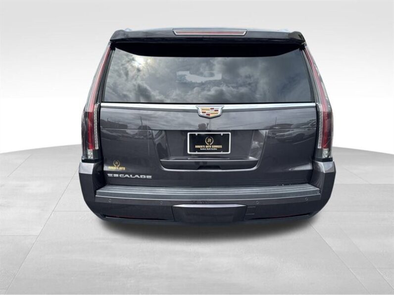 
								2016 Cadillac Escalade Luxury full									