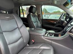 
										2016 Cadillac Escalade Luxury full									