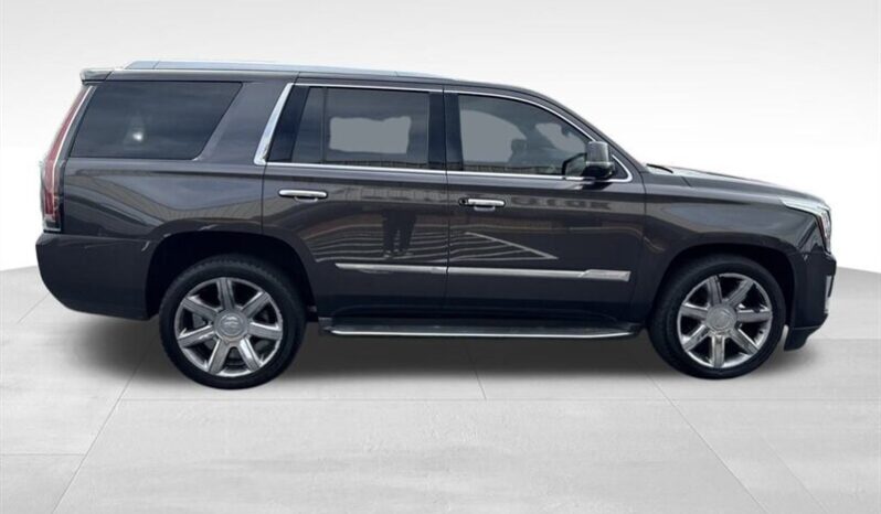 
								2016 Cadillac Escalade Luxury full									
