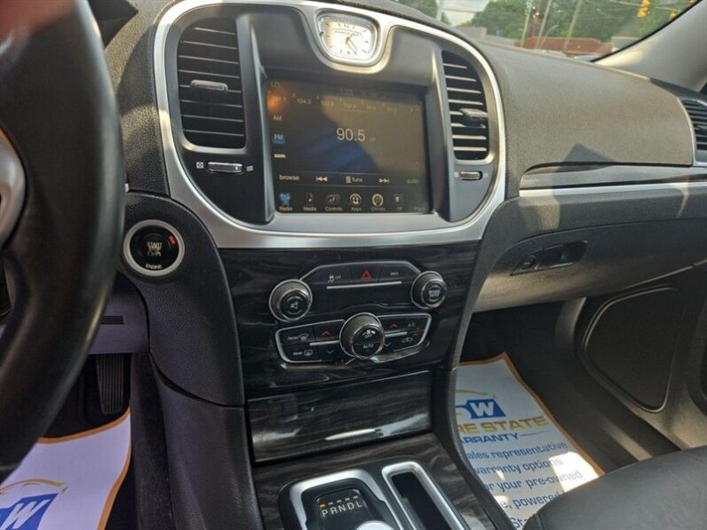 
								2015 Chrysler 300 Limited full									