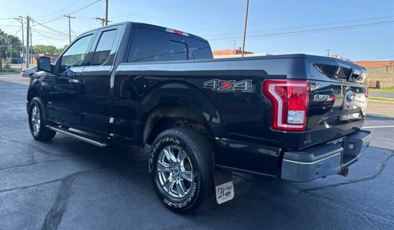
								2015 Ford F-150 XLT full									