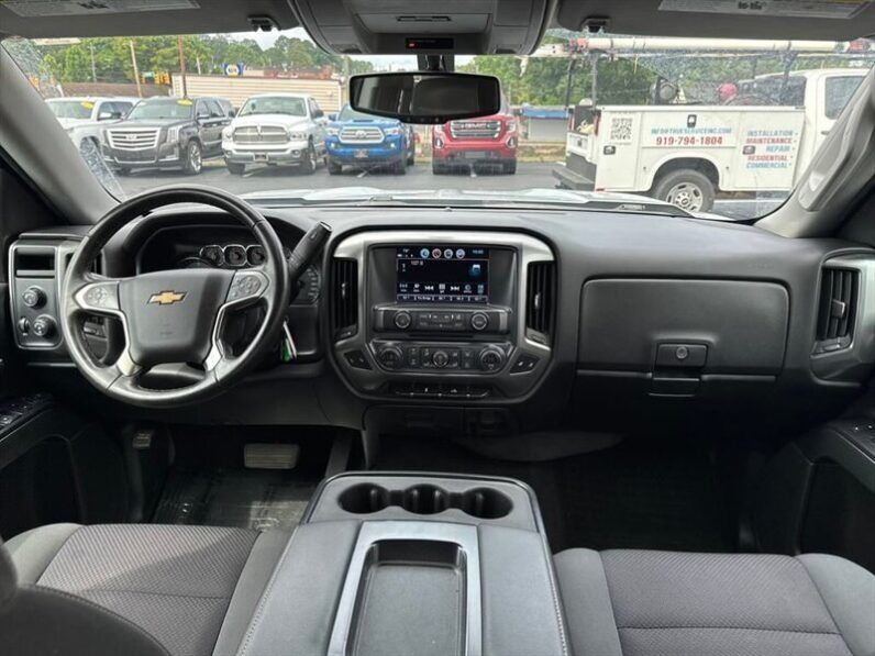 
								2018 Chevrolet Silverado 1500 LT LT1 full									