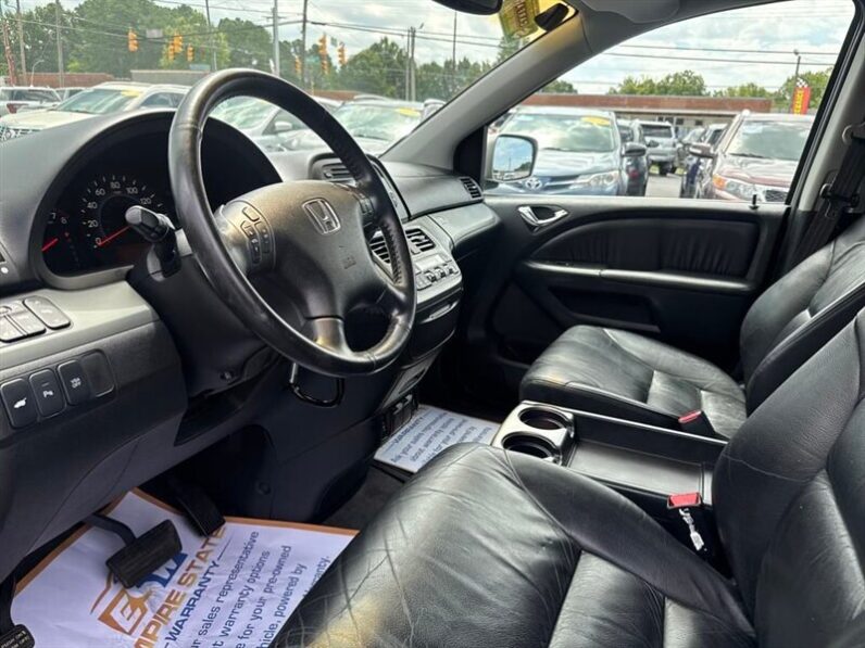 
								2005 Honda Odyssey Touring full									