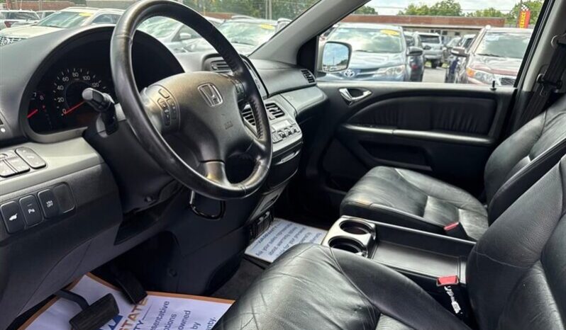 
								2005 Honda Odyssey Touring full									