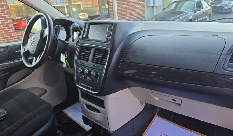 
								2019 Dodge Grand Caravan SE full									